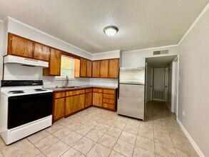 709 N Holly St in Searcy, AR - Building Photo - Building Photo