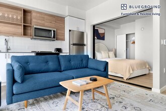 2222 15th Ave W in Seattle, WA - Foto de edificio - Building Photo