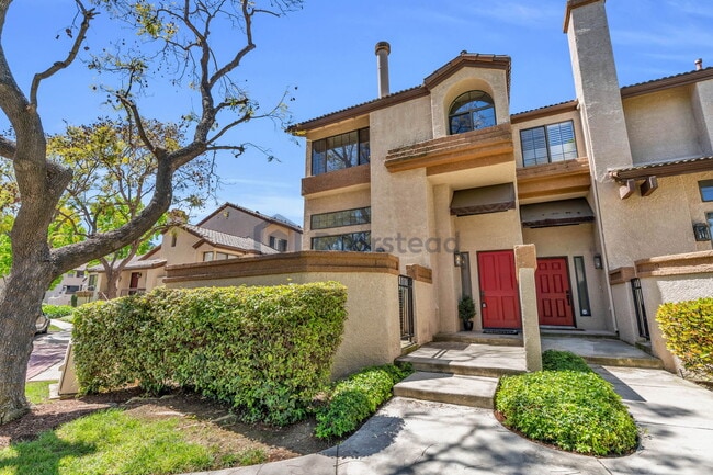 property at 1 Deerpath Pl