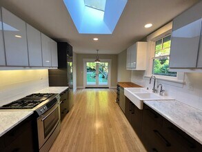 219 Monte Vista Ave in Larkspur, CA - Building Photo - Building Photo