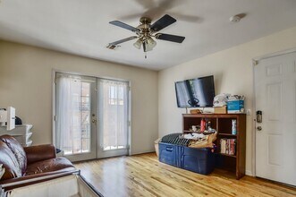 210 New York Ave in Jersey City, NJ - Building Photo - Building Photo
