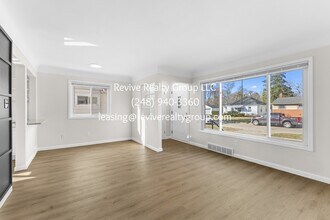 18240 Negaunee in Redford Township, MI - Building Photo - Building Photo