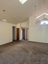 95620 London Rd in Cottage Grove, OR - Building Photo - Building Photo
