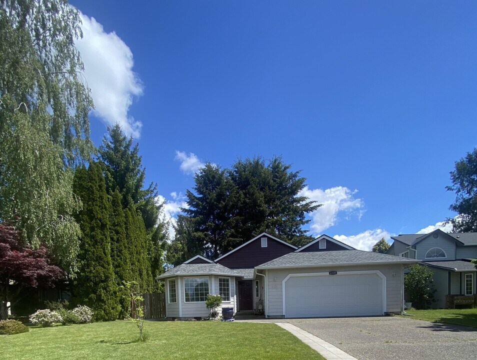6128 Thornbury Ct SE in Lacey, WA - Building Photo