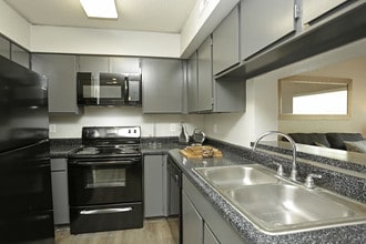 Kingston Port in Corpus Christi, TX - Foto de edificio - Interior Photo