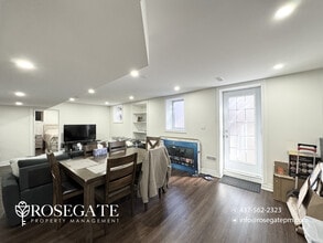 3324 Chief Mbulu Way in Mississauga, ON - Building Photo - Building Photo