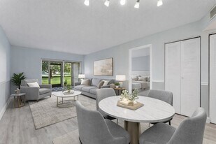 9370 SW 8th St, Unit 116 in Boca Raton, FL - Building Photo