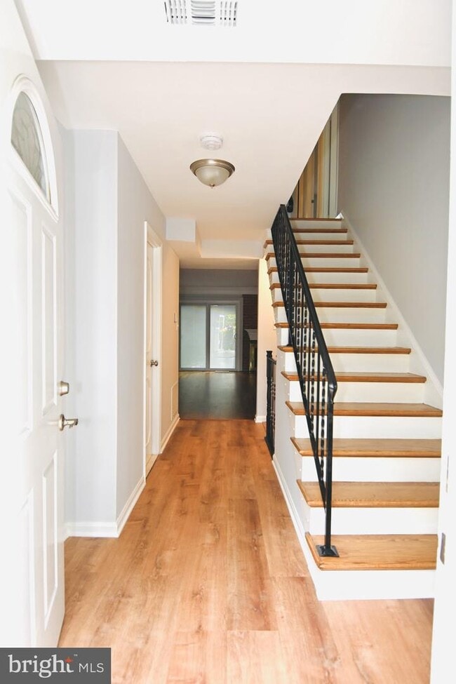 property at 1009 N Van Dorn St