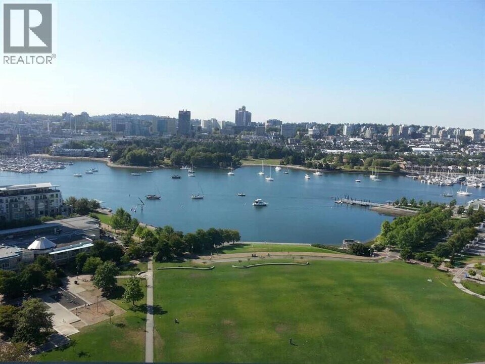 289 Drake St in Vancouver, BC - Building Photo