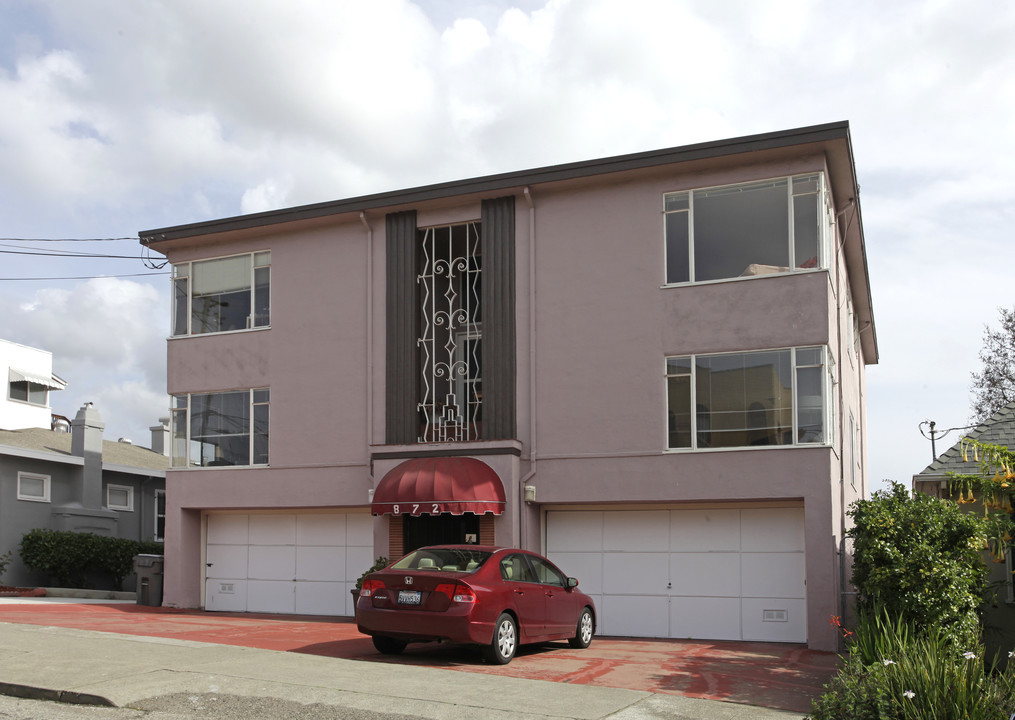 872 Warfield Ave in Oakland, CA - Building Photo