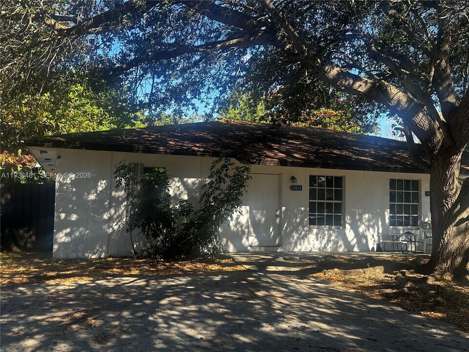 10623 SW 170th Terrace in Miami, FL - Building Photo