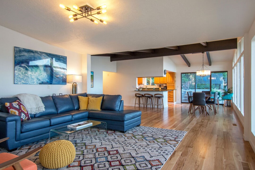 625 Waubish St in White Salmon, WA - Building Photo