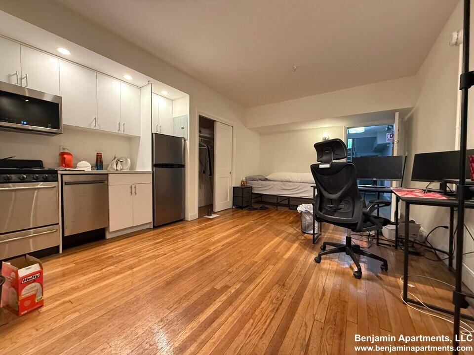 515 Beacon St, Unit 1 in Boston, MA - Building Photo