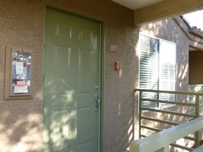 2101 Sealion Dr, Unit 207 in Las Vegas, NV - Foto de edificio - Building Photo