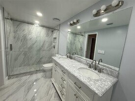 5416 Eagle Lake Dr in Palm Beach Gardens, FL - Building Photo