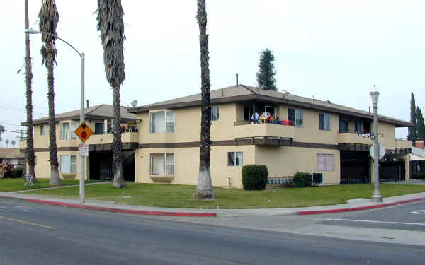 419 E Sycamore St in Anaheim, CA - Foto de edificio - Building Photo