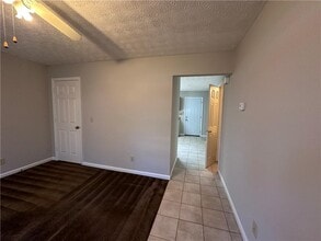 502 Oakwood Ct in Woodstock, GA - Building Photo - Building Photo