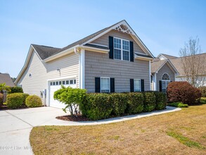 115 Mulberry Cir in Hampstead, NC - Building Photo - Building Photo