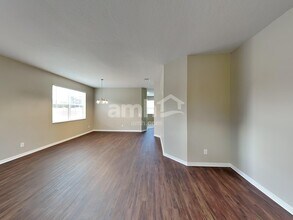 9207 Seeger Ln in Land O Lakes, FL - Foto de edificio - Building Photo