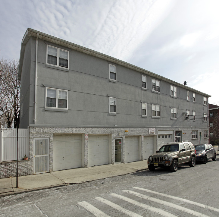 524 4th St in Union City, NJ - Foto de edificio