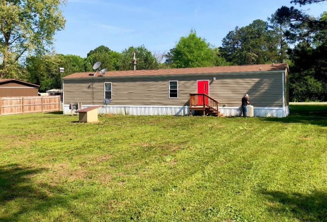 104 Persimmon Dr in Kathleen, GA - Building Photo - Building Photo