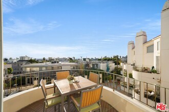 245 Main St in Los Angeles, CA - Foto de edificio - Building Photo
