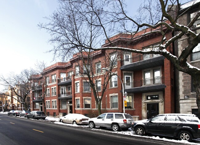 4118 N Clarendon Ave in Chicago, IL - Foto de edificio - Building Photo
