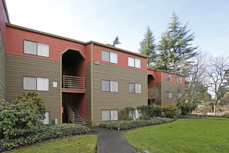 Crystal Lake in Milwaukie, OR - Building Photo - Building Photo