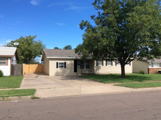 property at 4428 32nd St