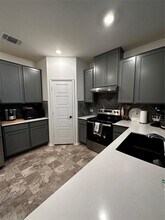 7311 Gray Catbird Dr in Austin, TX - Building Photo - Building Photo