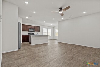 109 Half Moon Ct in San Marcos, TX - Building Photo - Building Photo