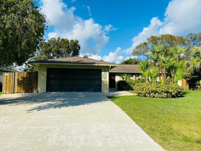 955 SE Brookedge Ave in Port St. Lucie, FL - Building Photo - Building Photo