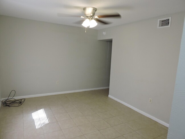 103 Hampton Dr in Crestview, FL - Building Photo - Building Photo