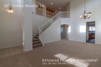 3807 Spring Meadow Ln in Stockton, CA - Building Photo - Building Photo