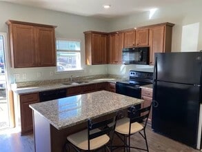 146 Ofner Dr in La Vergne, TN - Foto de edificio - Building Photo