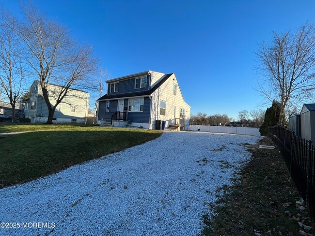 324 Fairfield Ave in Long Branch, NJ - Foto de edificio - Building Photo
