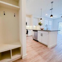 501 N Ewing Ave in Dallas, TX - Building Photo