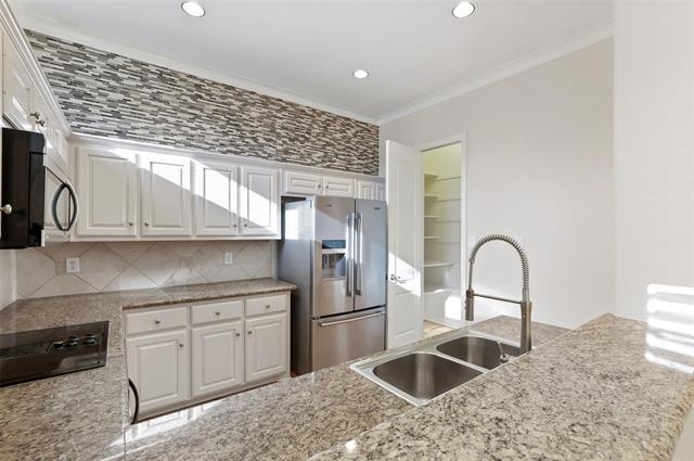 5006 Cedar Springs Rd in Dallas, TX - Building Photo - Building Photo