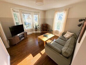 11 Hadwin Way in Boston, MA - Building Photo - Building Photo