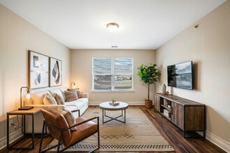 Clifton Place Apartments in Burlington, NC - Building Photo - Building Photo