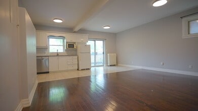 128 Grenadier Rd in Toronto, ON - Building Photo - Building Photo