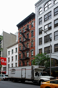 135 W 24th St in New York, NY - Foto de edificio - Building Photo