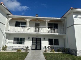 7115 Rue Granville in Miami Beach, FL - Building Photo