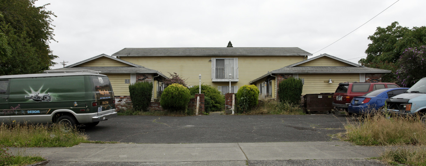 5912-5920 SE Gladstone St in Portland, OR - Building Photo