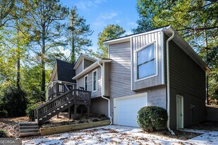 5168 Legendary Ln in Acworth, GA - Building Photo