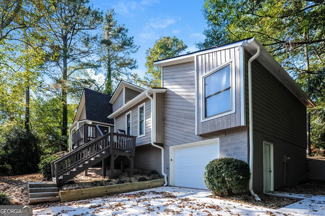 5168 Legendary Ln in Acworth, GA - Building Photo
