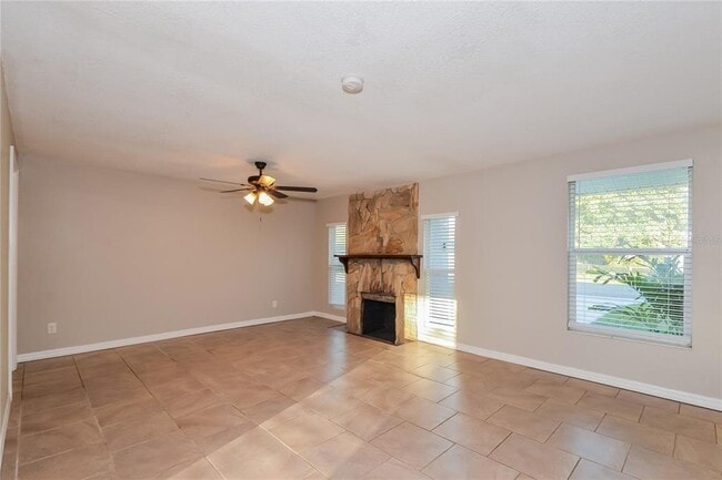 4600 Sloan Ave in Sarasota, FL - Building Photo - Building Photo