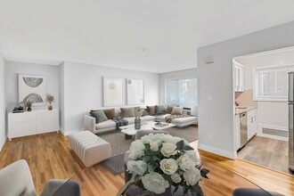 Eagle Rock Apartments at Nesconset in Nesconset, NY - Building Photo - Building Photo