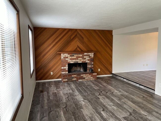 1188 Morrow Rd in Medford, OR - Building Photo - Building Photo