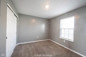 3975 Fenwick Ln in Columbus, IN - Building Photo - Building Photo